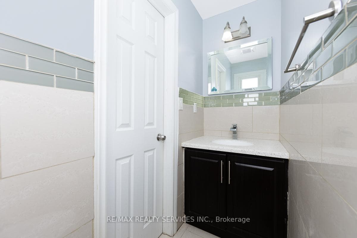 161 Hupfield Trail photo 11