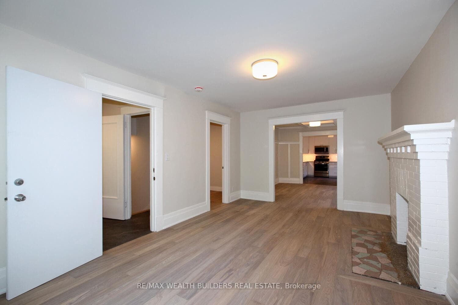 163 Parkside Drive Unit B photo 2