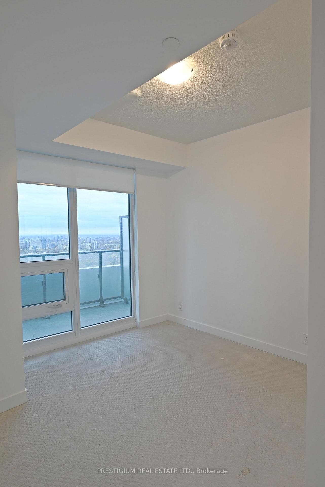 2221 Yonge Street Unit 3907 photo 5