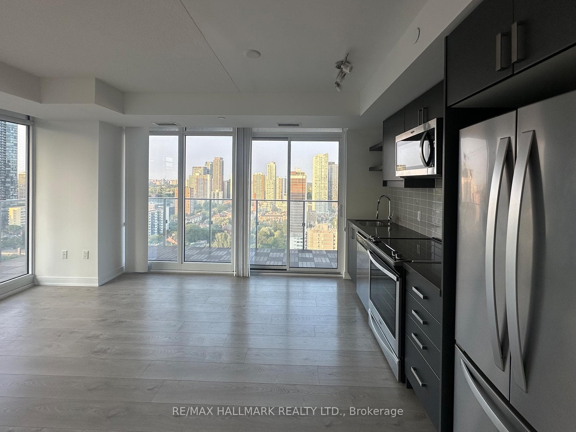 50 Wellesley Street Unit 2904 photo 4