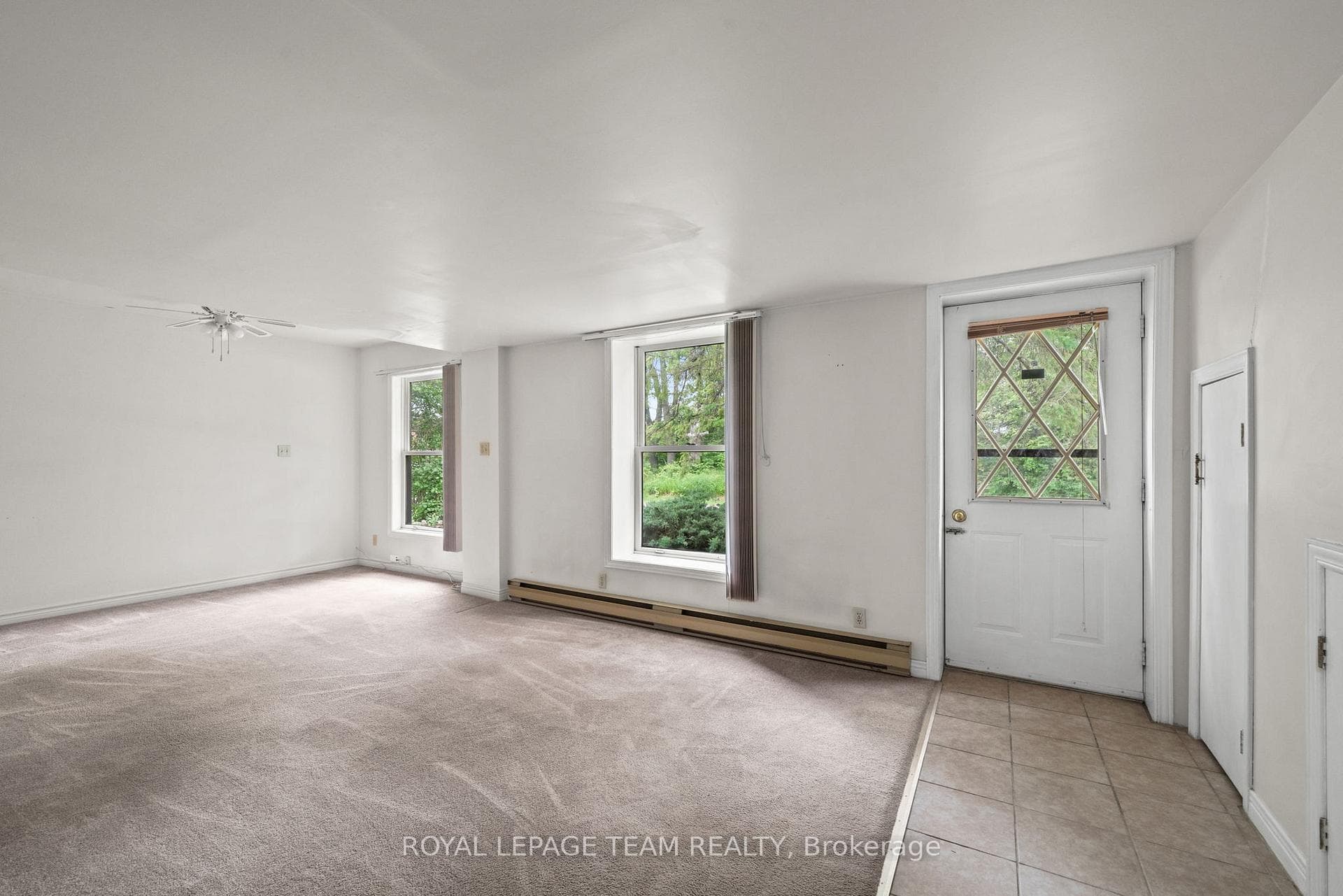 634 Elgin Street photo 5