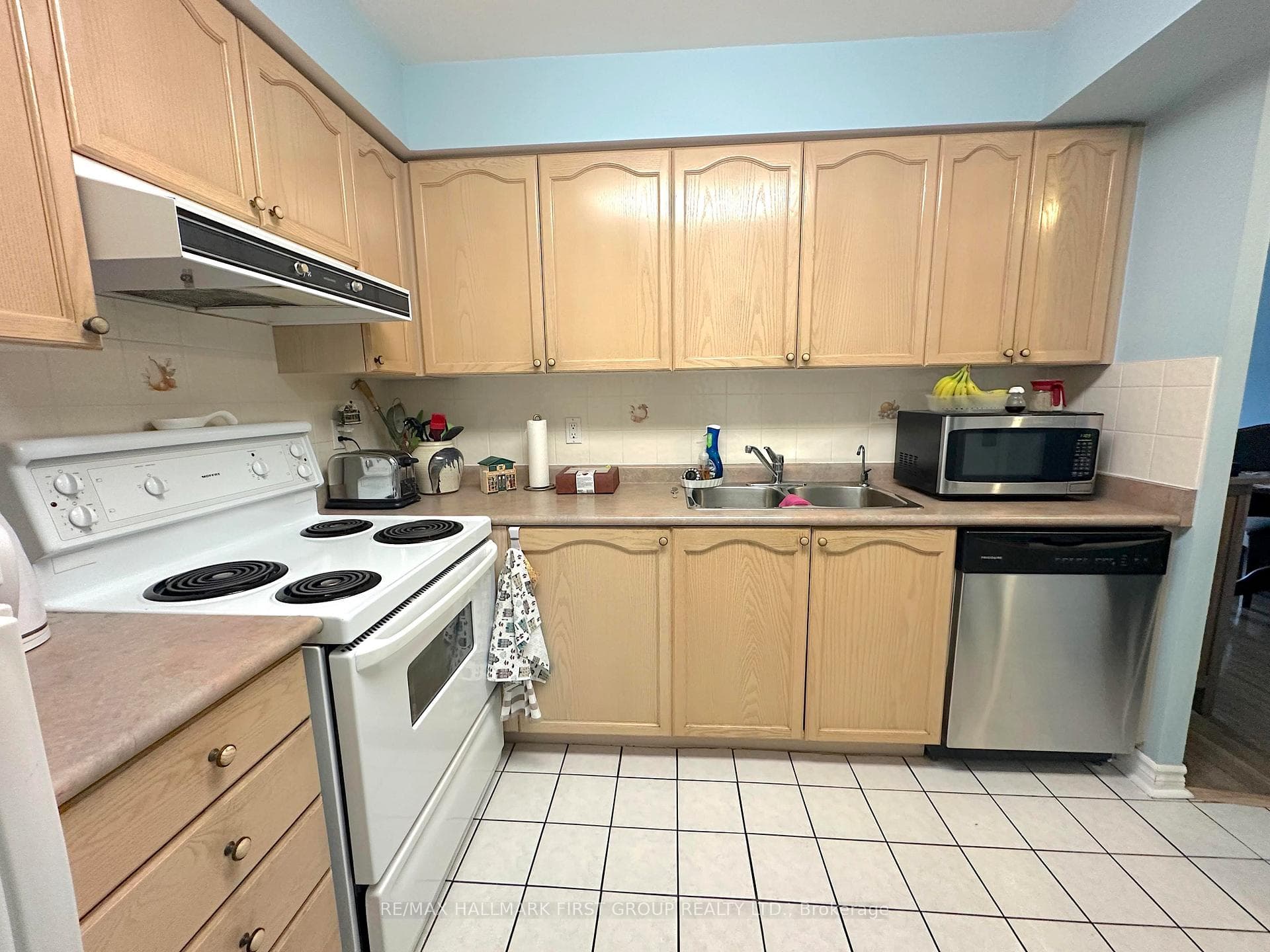 1000 The Esplanade Road Unit 416 photo 14