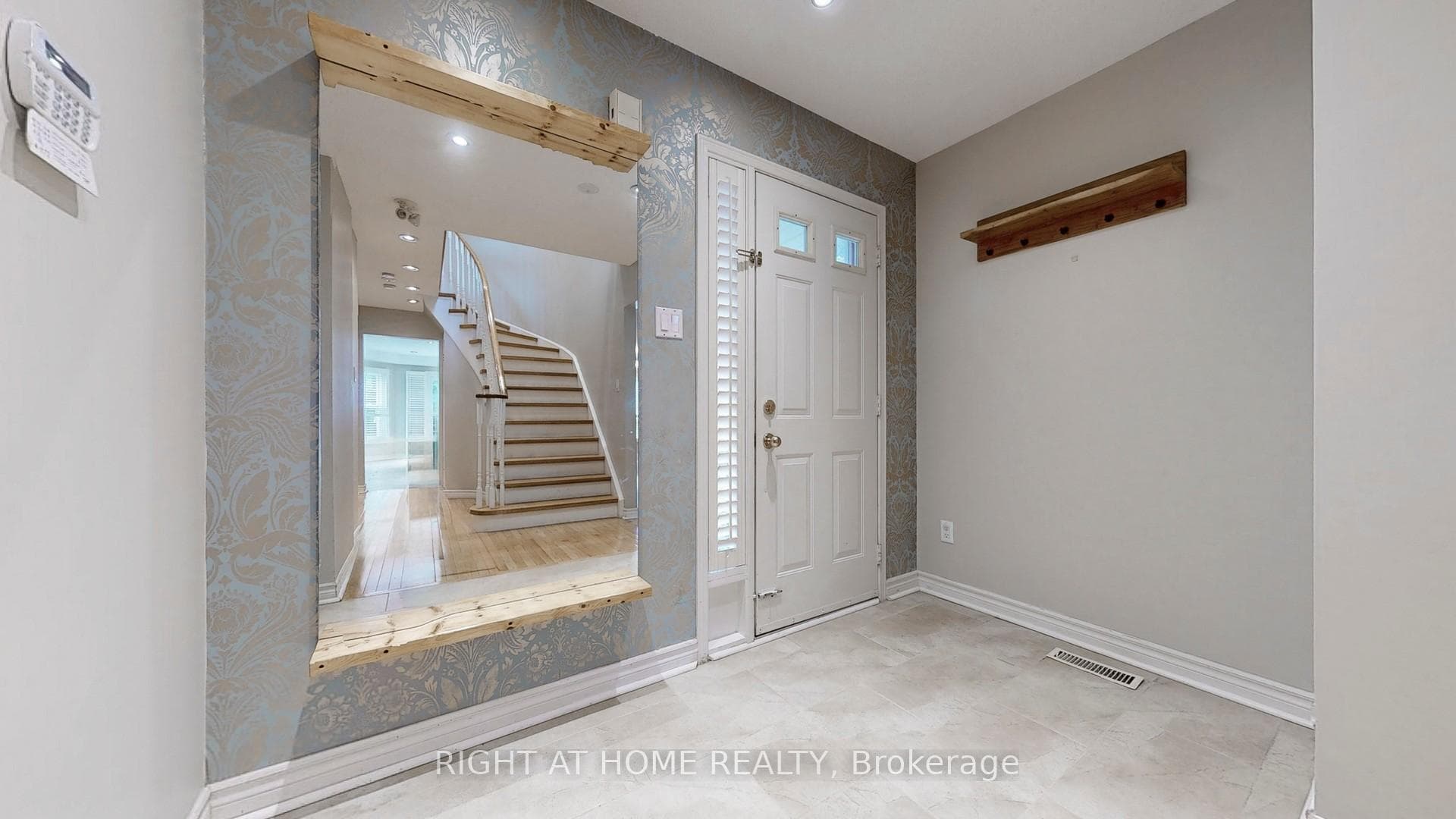 11 Hawker Court photo 18