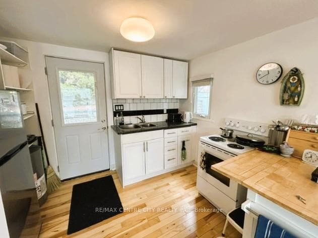 49225 Blair , R. R. 2 Drive photo 12