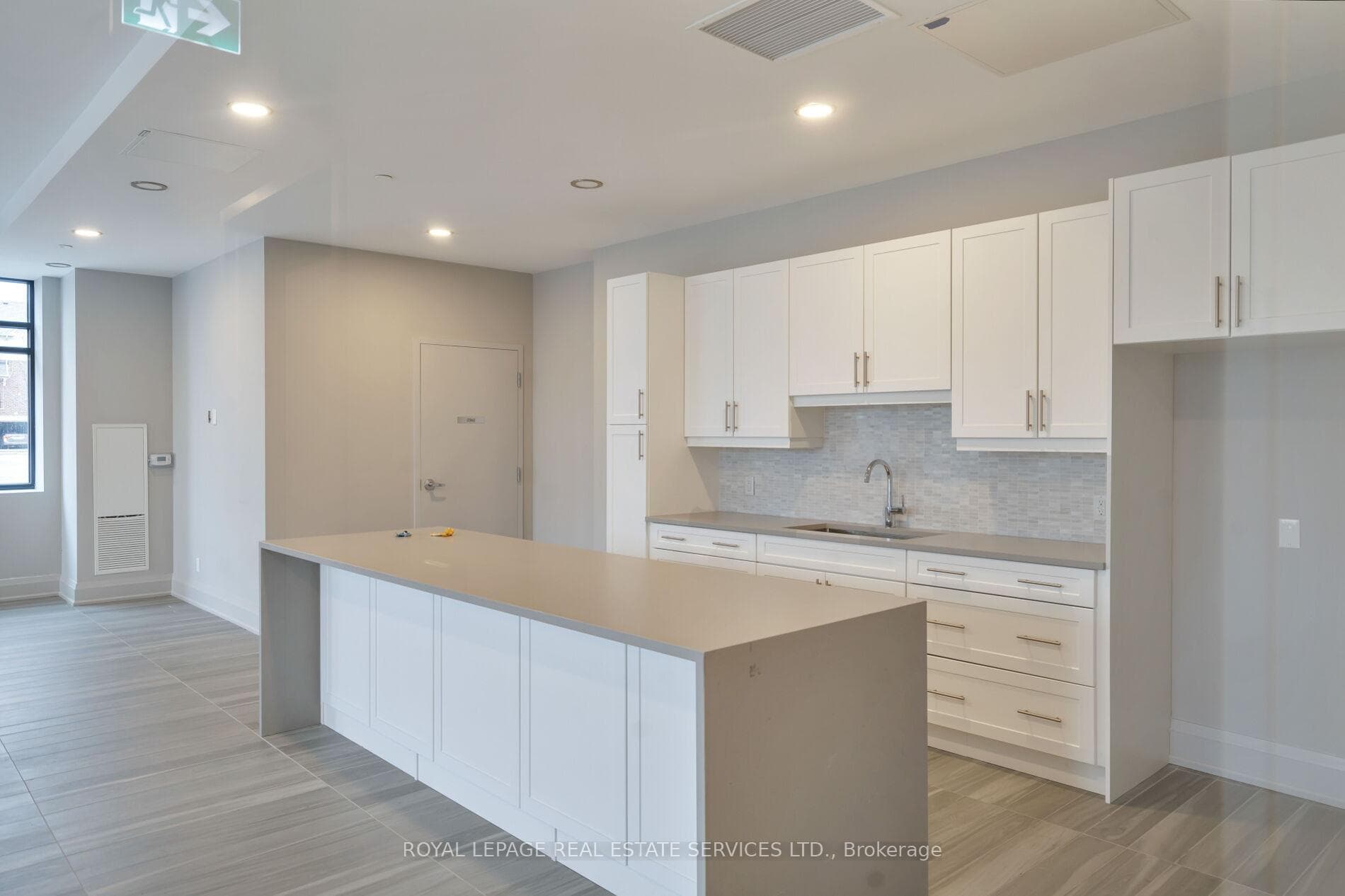 150 Oak Park Boulevard Unit 420 photo 26