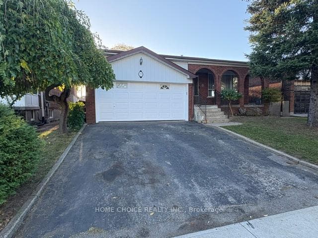 27 TERRYHILL Crescent photo 2