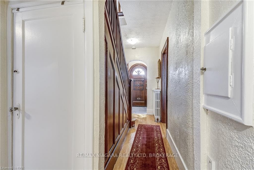 6 HIGHLAND Gardens photo 17