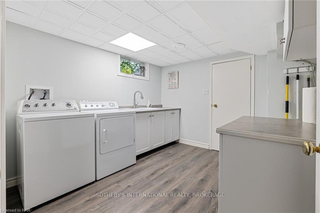 4 UPPER CANADA Drive photo 24
