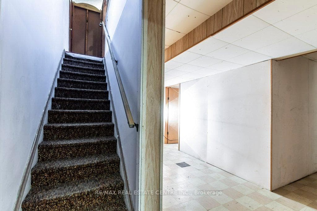 643 Hanlon Road photo 25