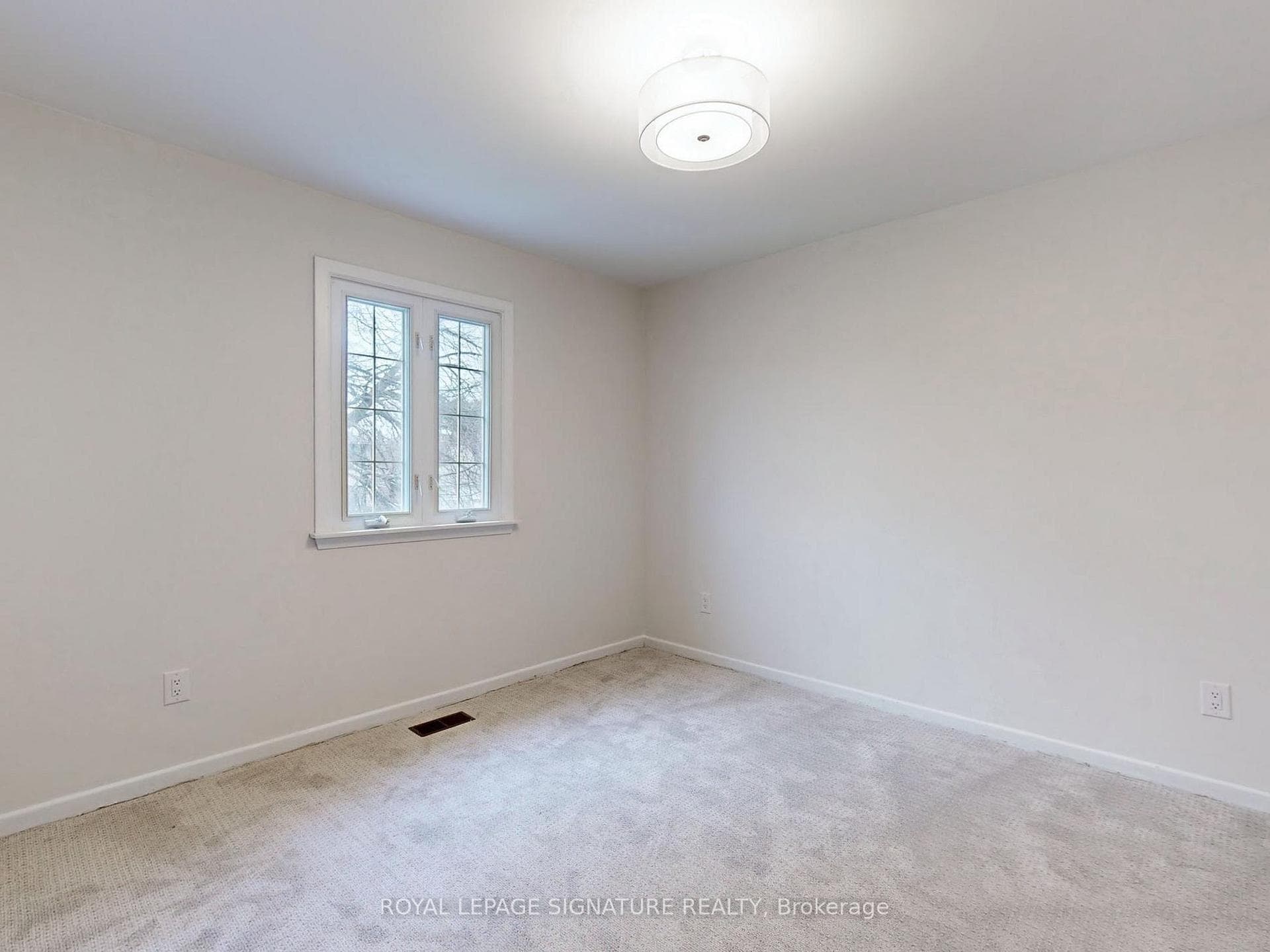187 Cassandra Boulevard photo 18