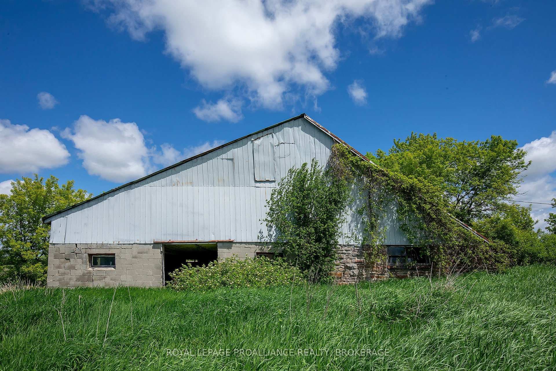 2345 Hughes Road photo 40