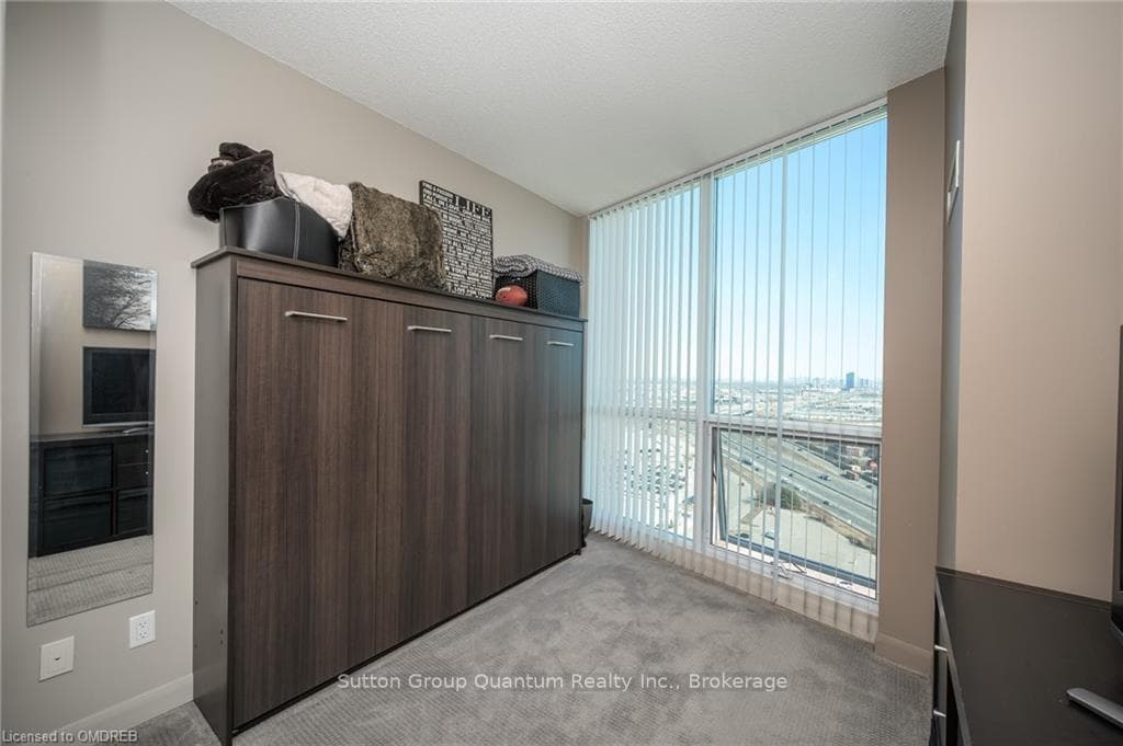 2nd Bedroom w/Murphy Bed