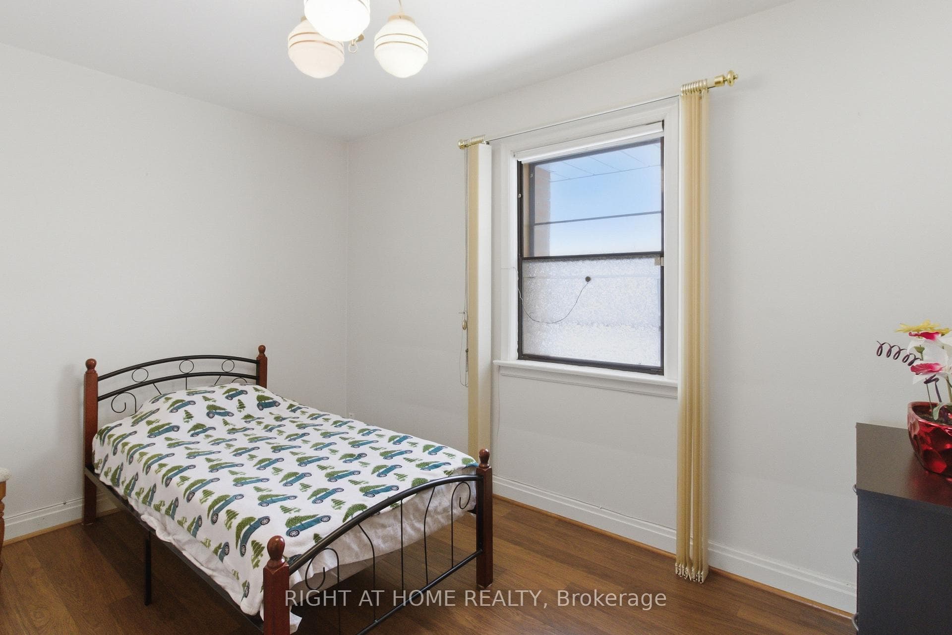 53 Tavistock Road photo 11