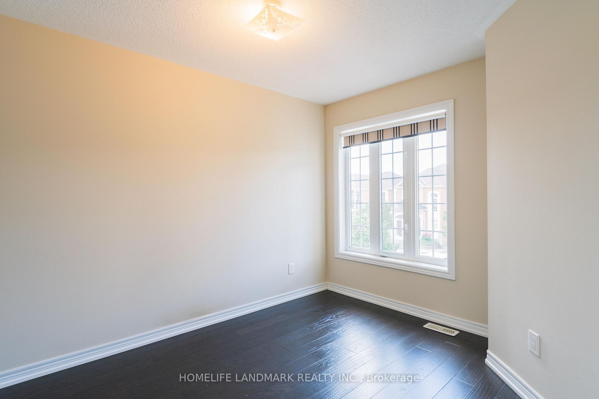 15 Hermitage Boulevard photo 19