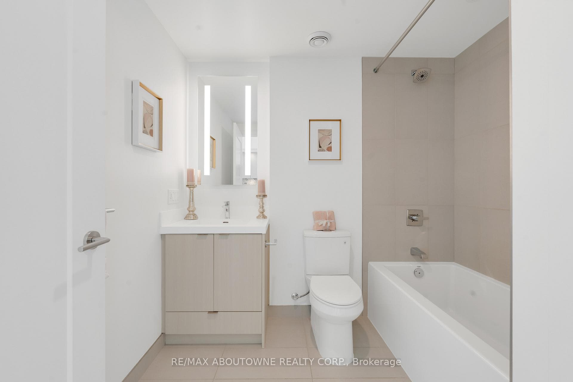 30 Inn On The Park Drive Unit 2608 photo 6