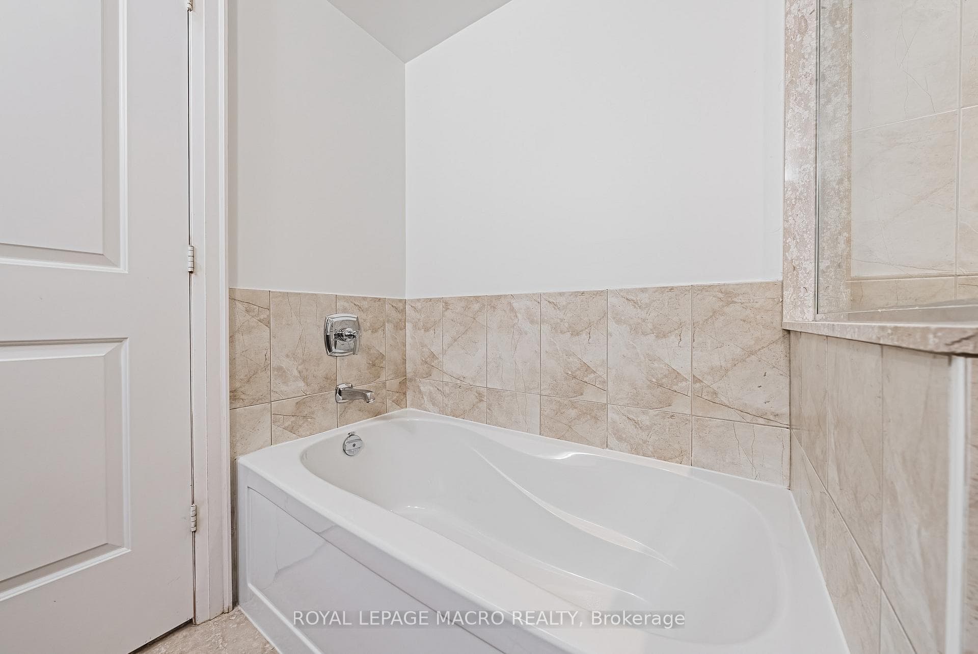 11 Bronte Road Unit 503 photo 13