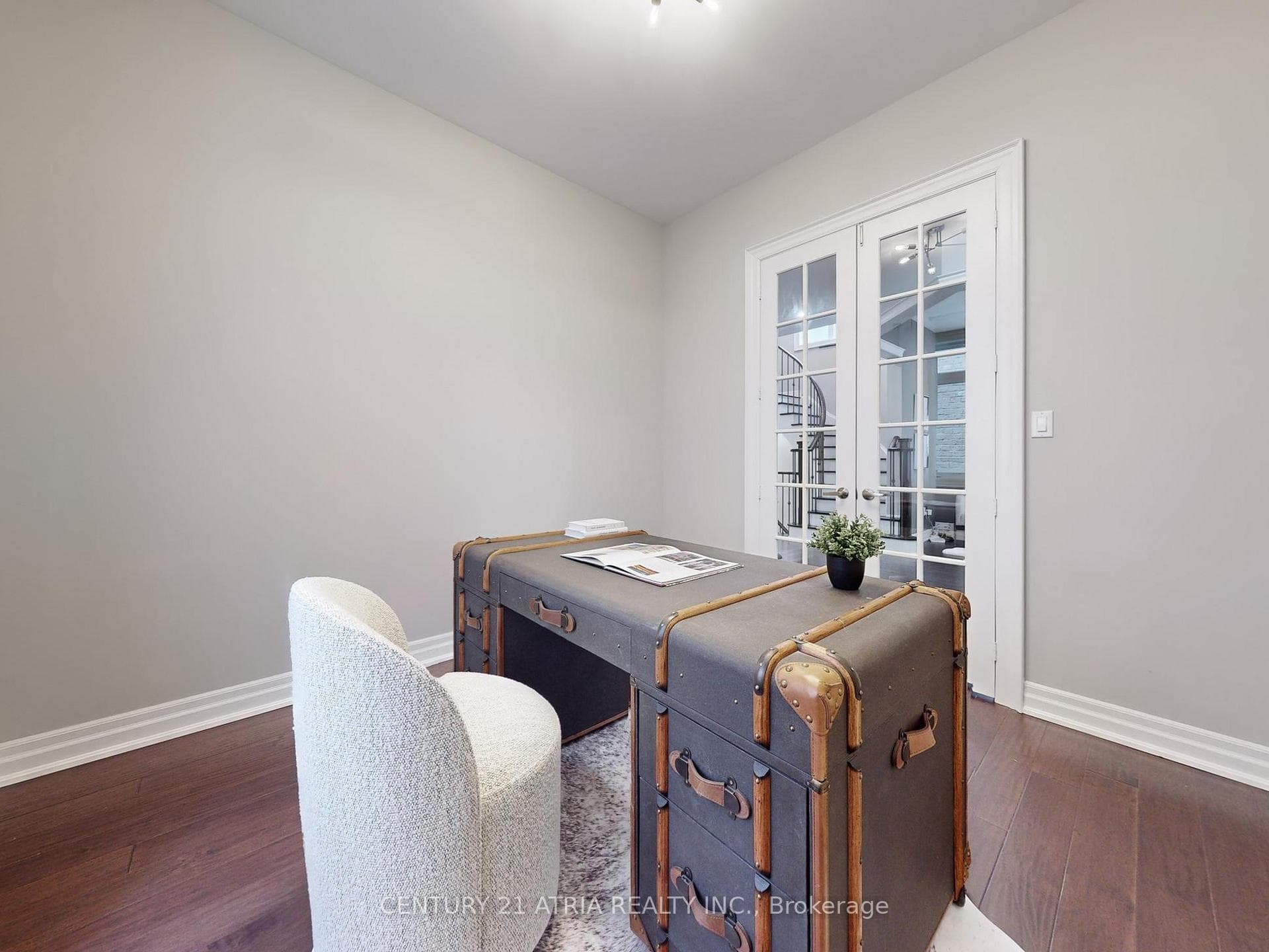 96 Strawbridge Farm Drive photo 12