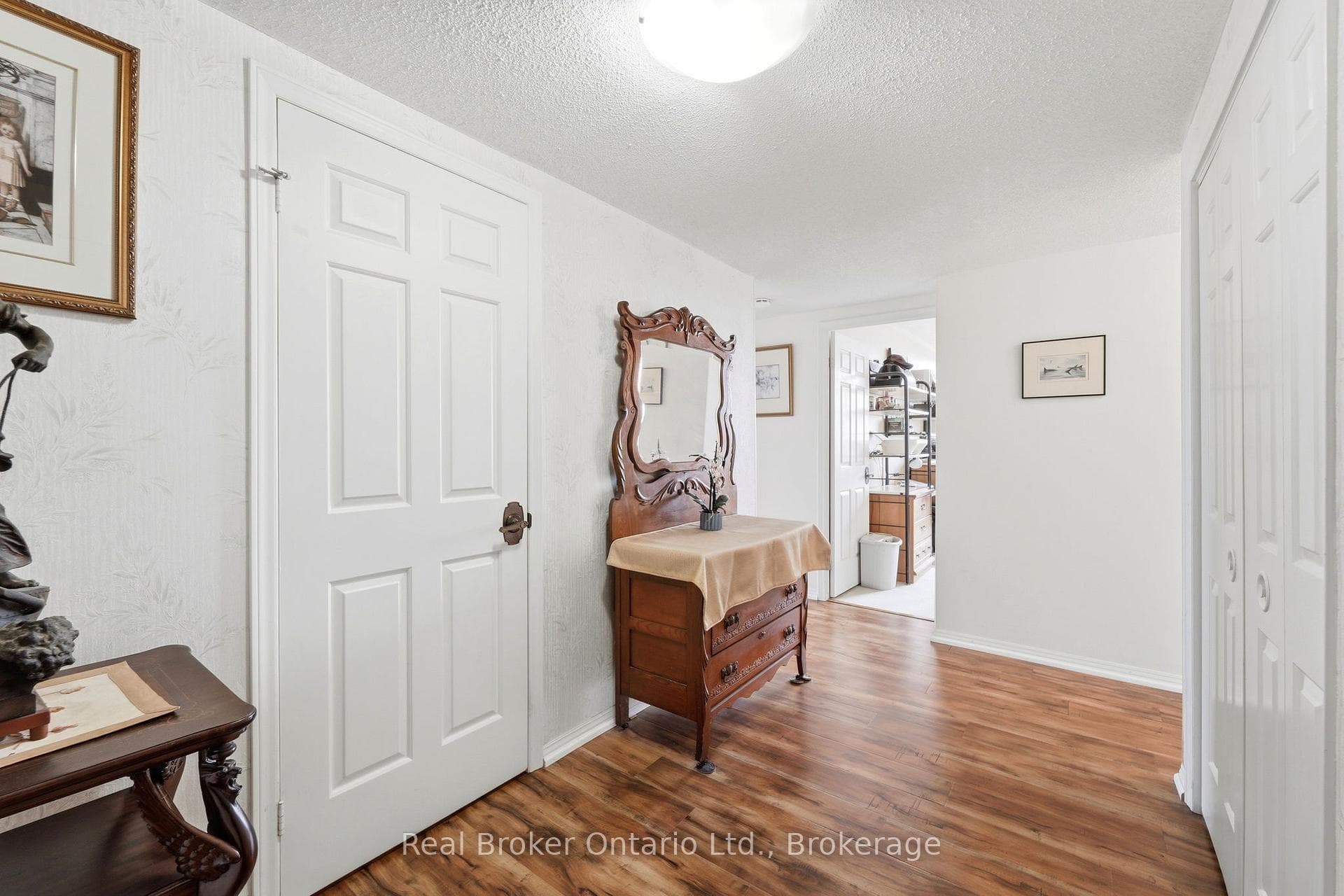 40 Harrisford Street Unit 908 photo 4