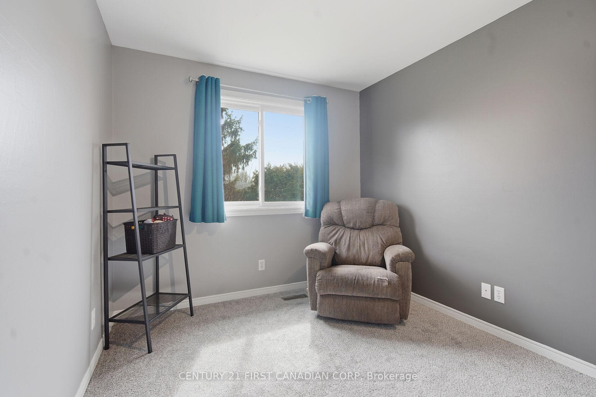 87 Grieve Place photo 14