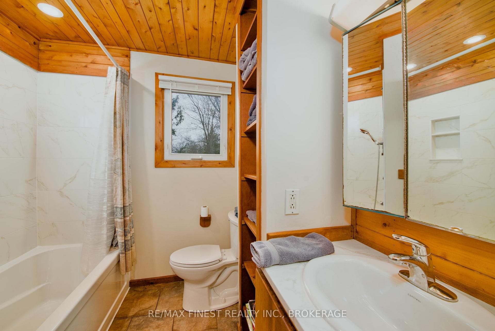 4 piece bathroom