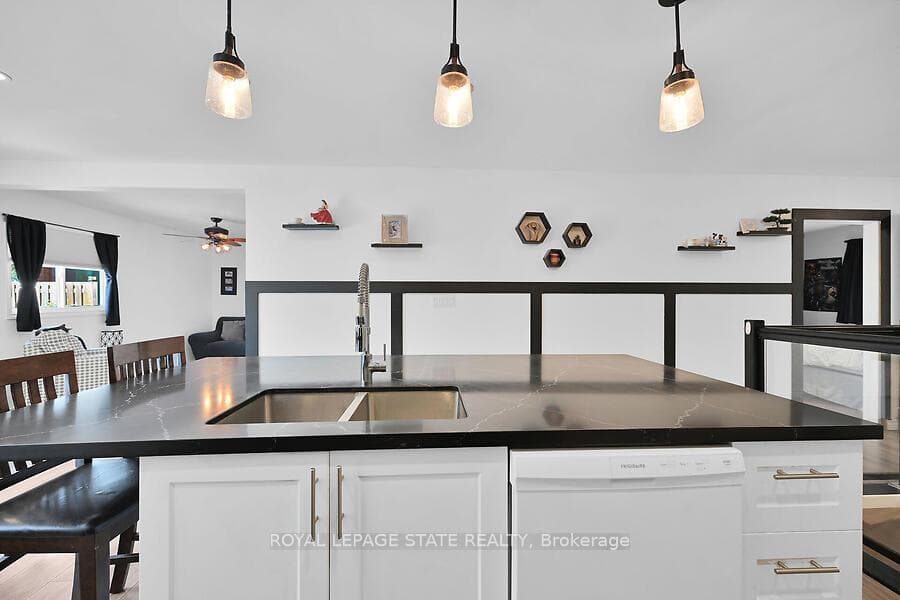 67 Cameron Avenue photo 10