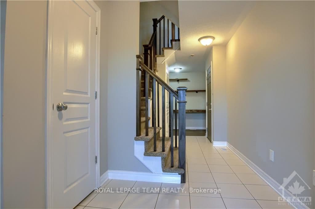 220 LEATHER LEAF Terrace photo 2