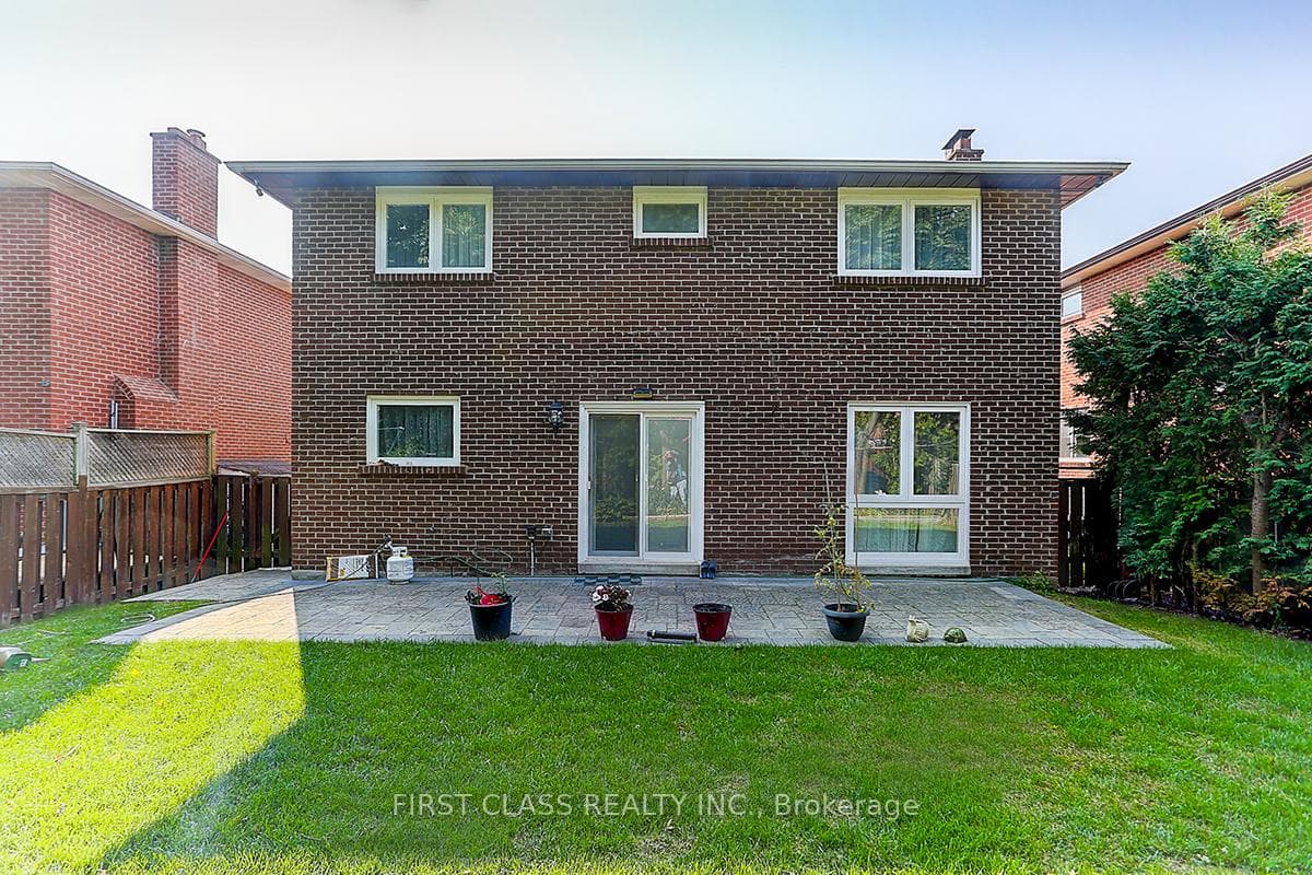 16 Lindemann Street photo 34