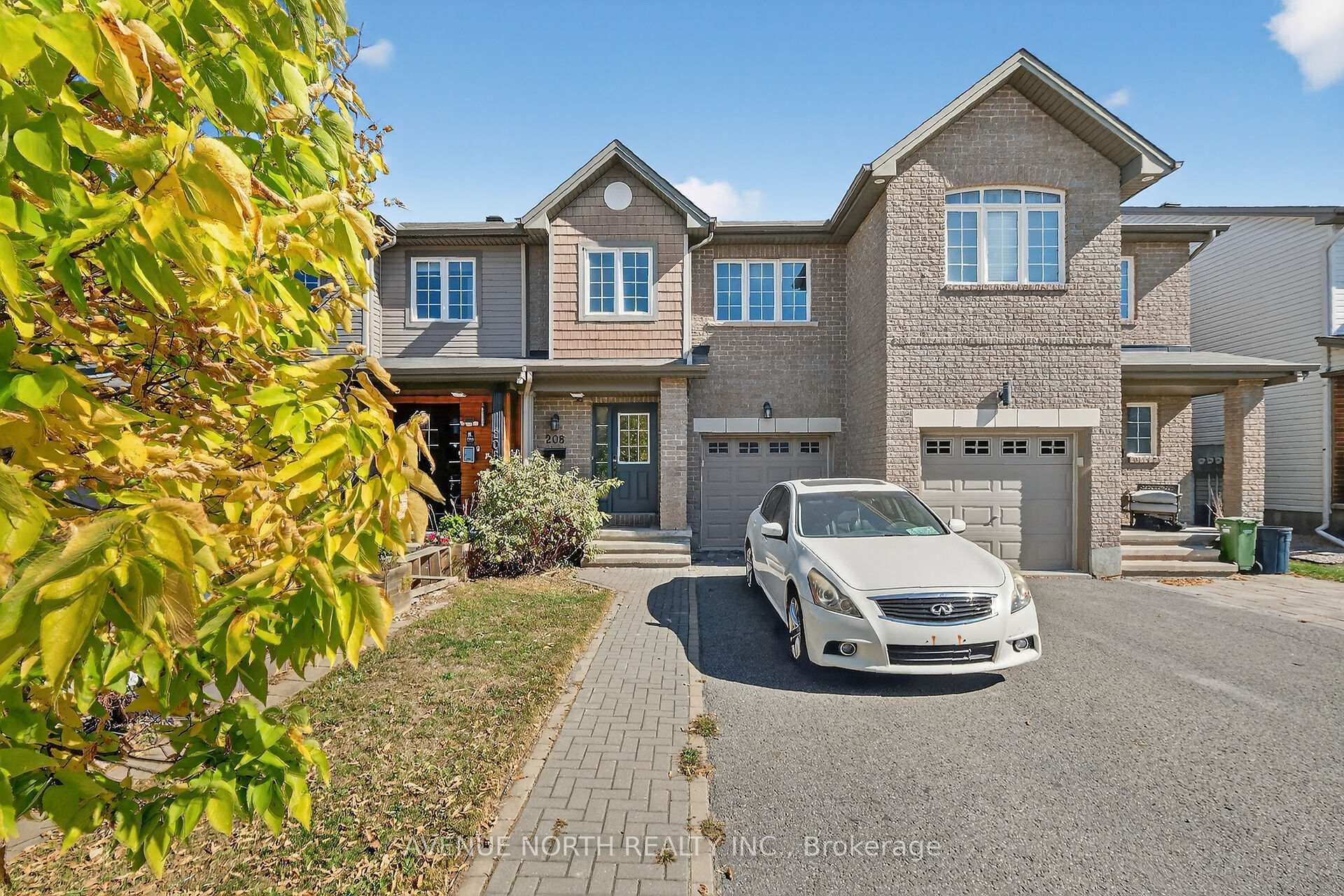 208 Kingswell Street photo 2