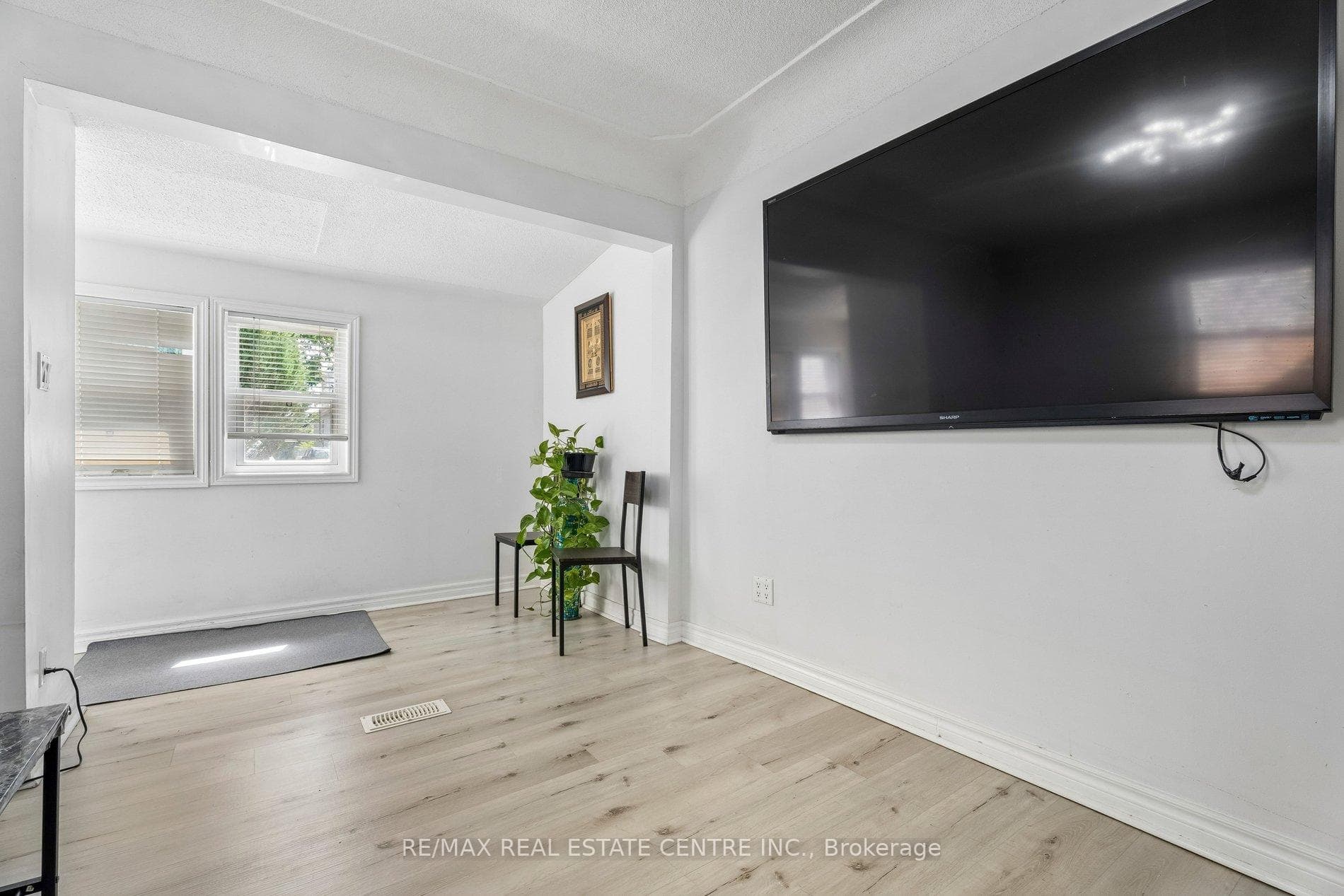 43 Whitfield Avenue photo 18