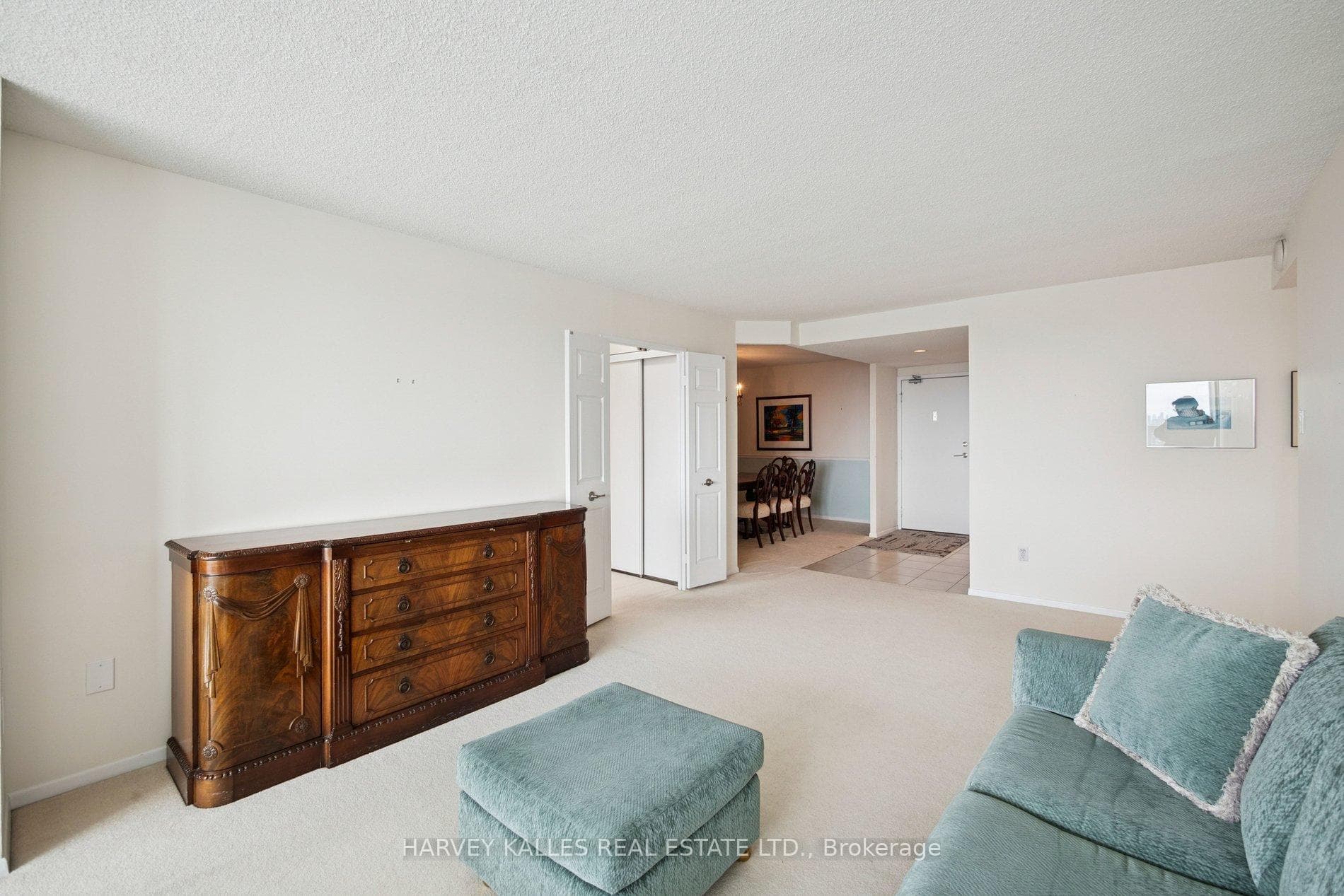 55 Skymark Drive Unit 2403 photo 12