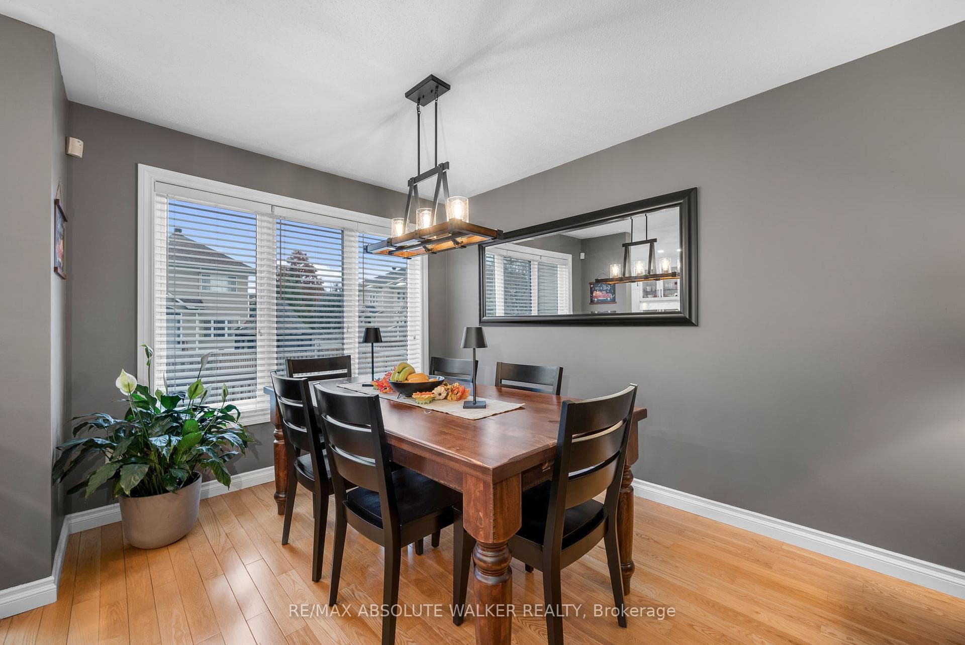 713 Carmella Crescent photo 14