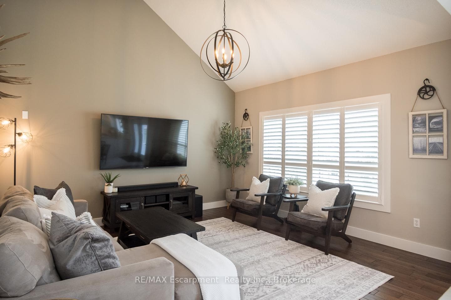 1011 Vickerman Way photo 8