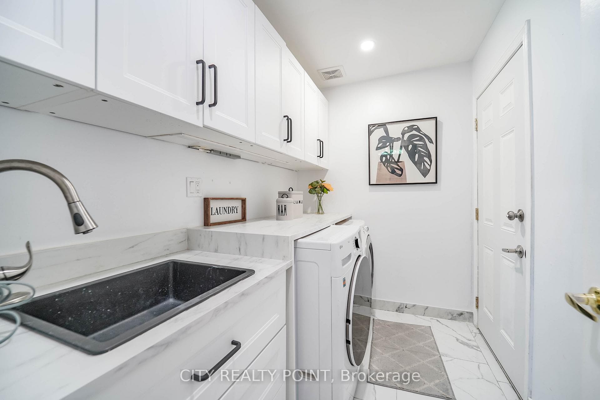 60 Umbria Crescent photo 36
