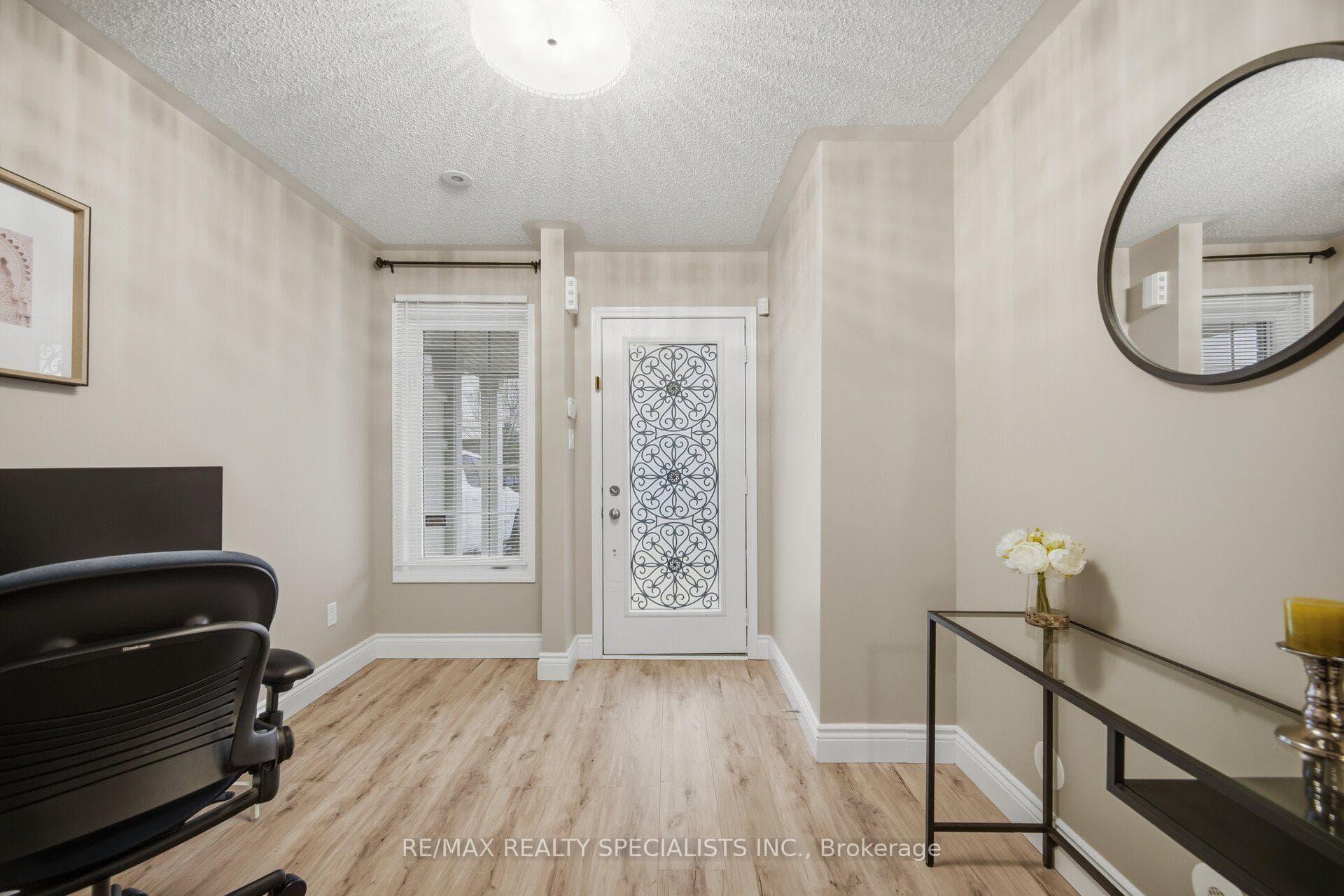 932 Sprague Place photo 5
