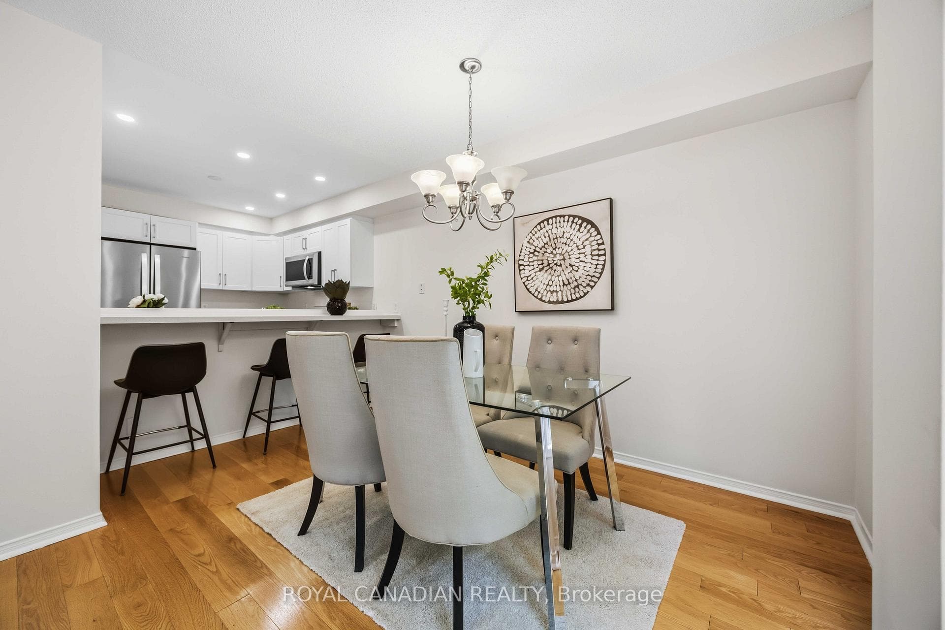 137 Stokely Crescent photo 18