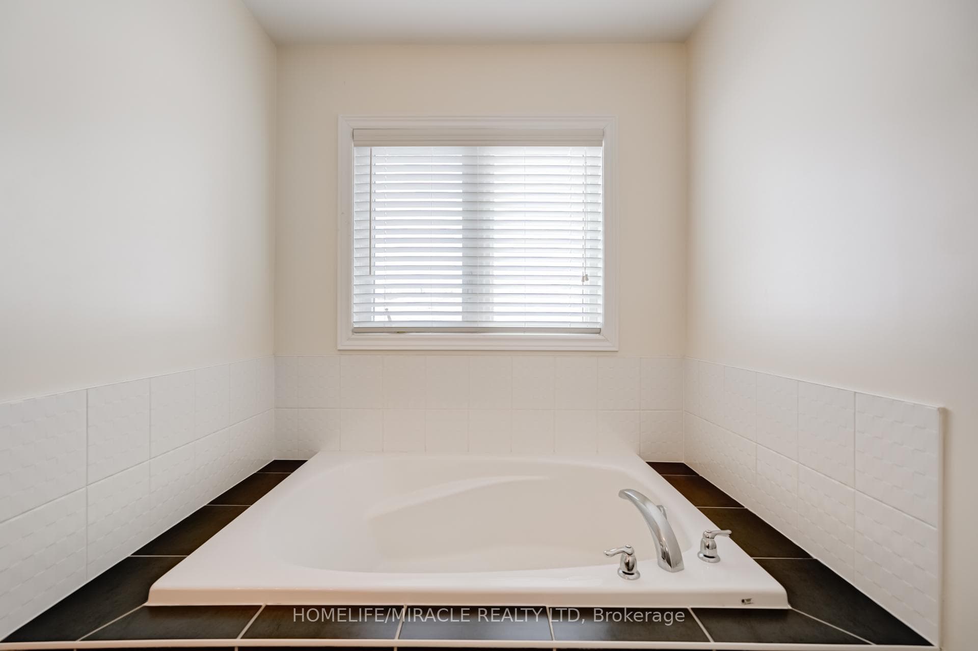87 Sutcliffe Way photo 34