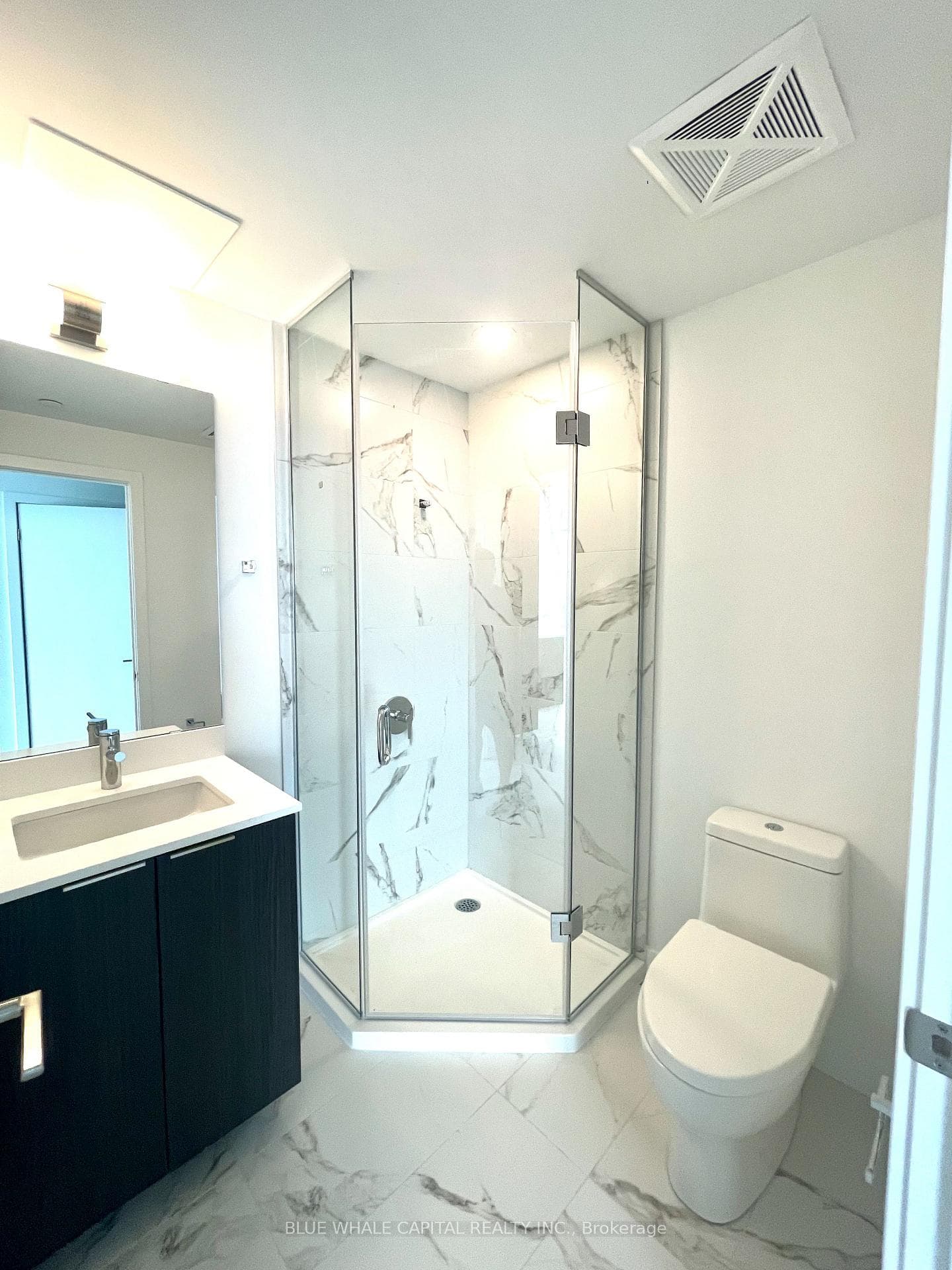 7 Golden Lion Heights Unit 2709 photo 14