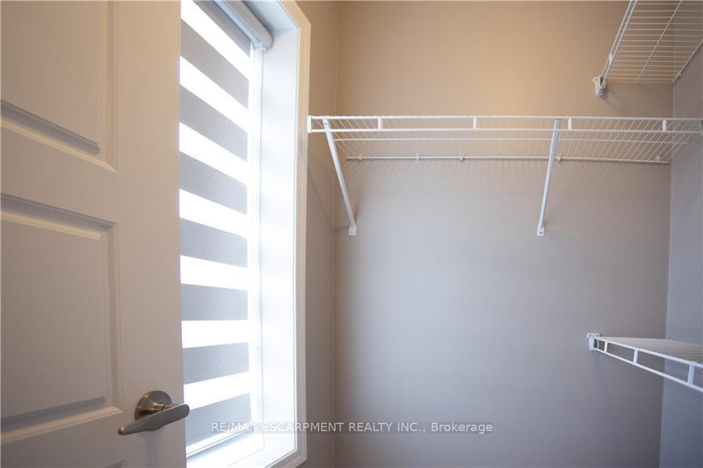 560 Allport Gate photo 39