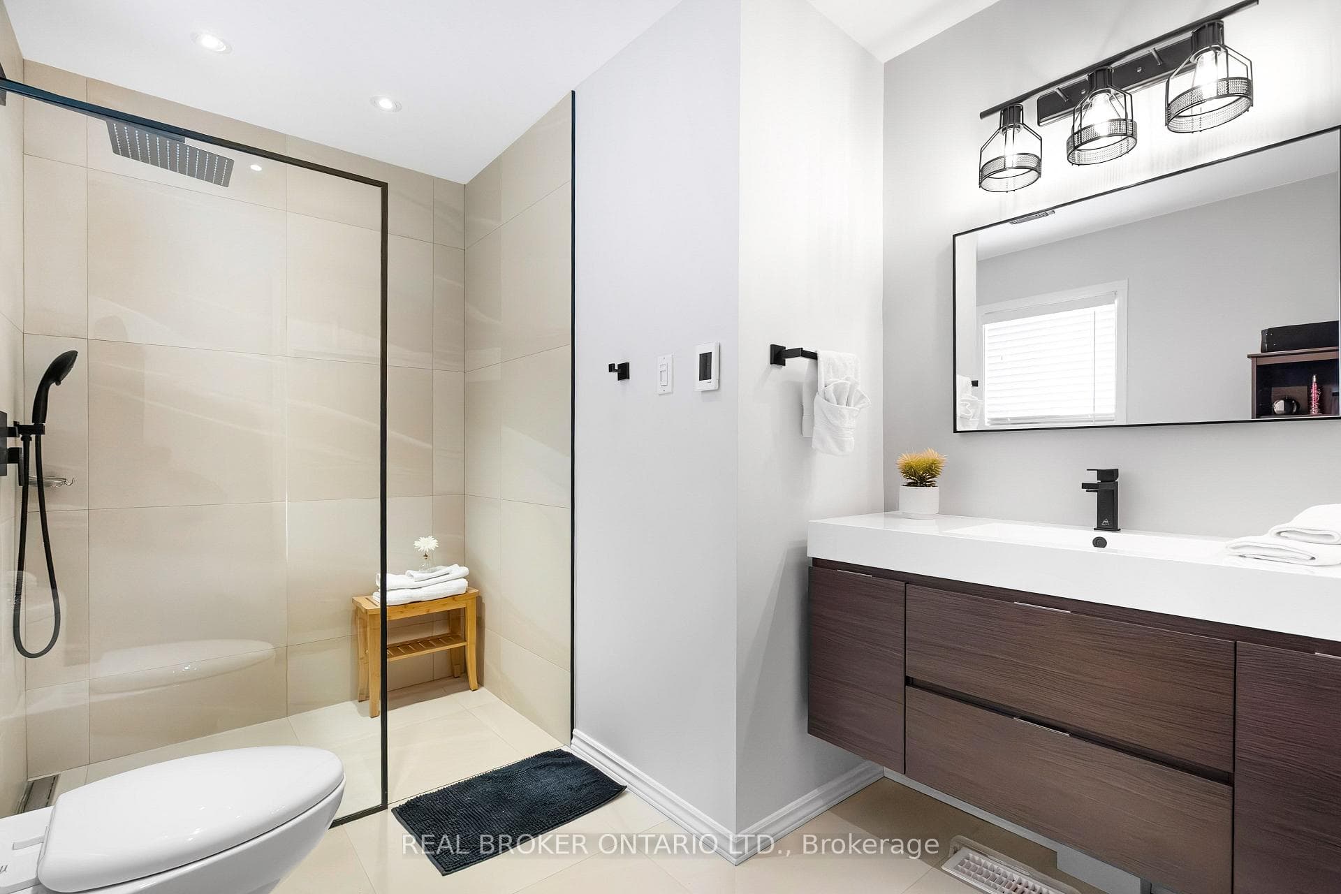 4 Totteridge Avenue photo 28