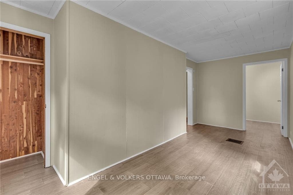 6036 PERTH Street photo 15