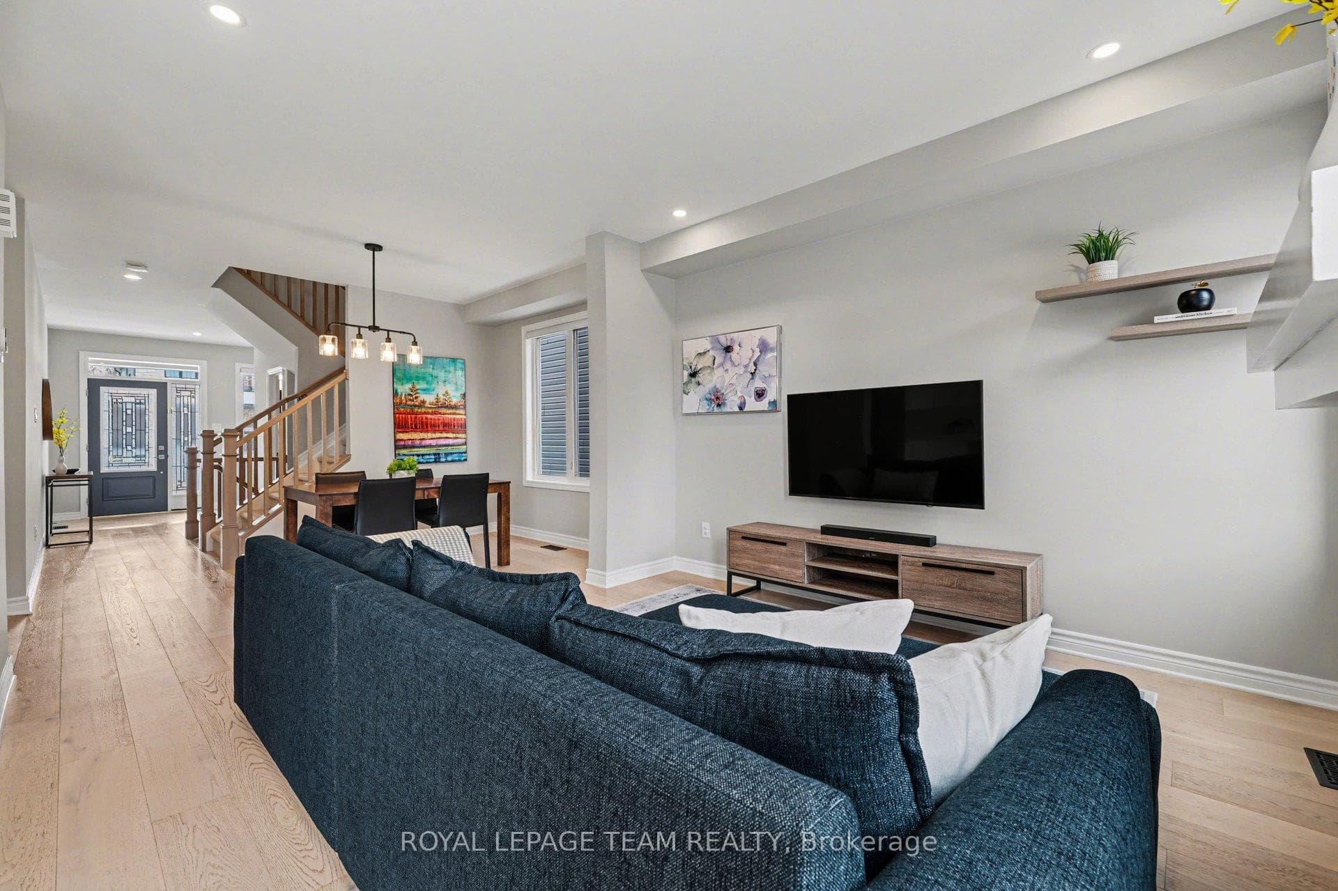 13 Allan Moore Place photo 9
