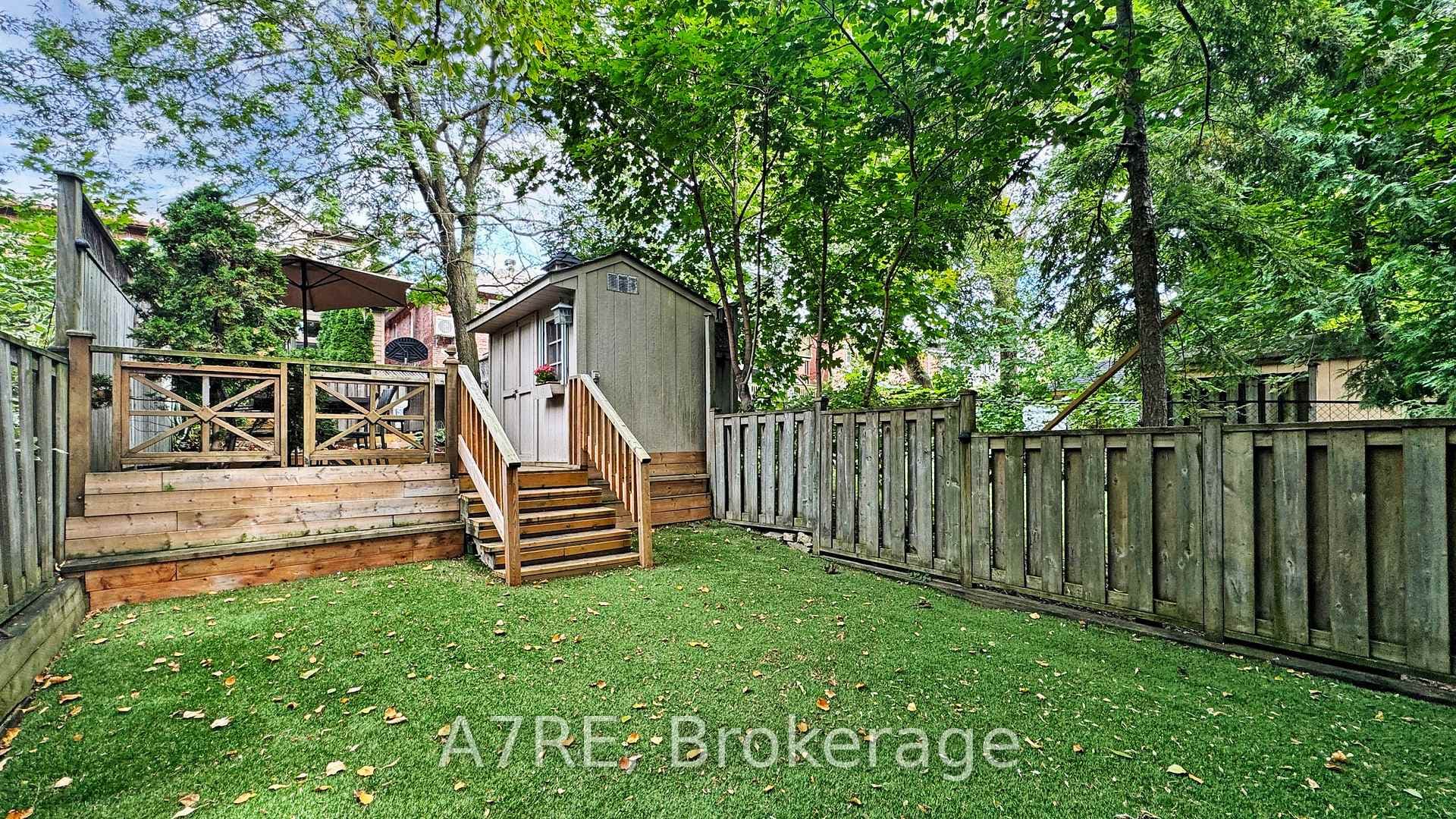 149 Castlefield Avenue photo 27
