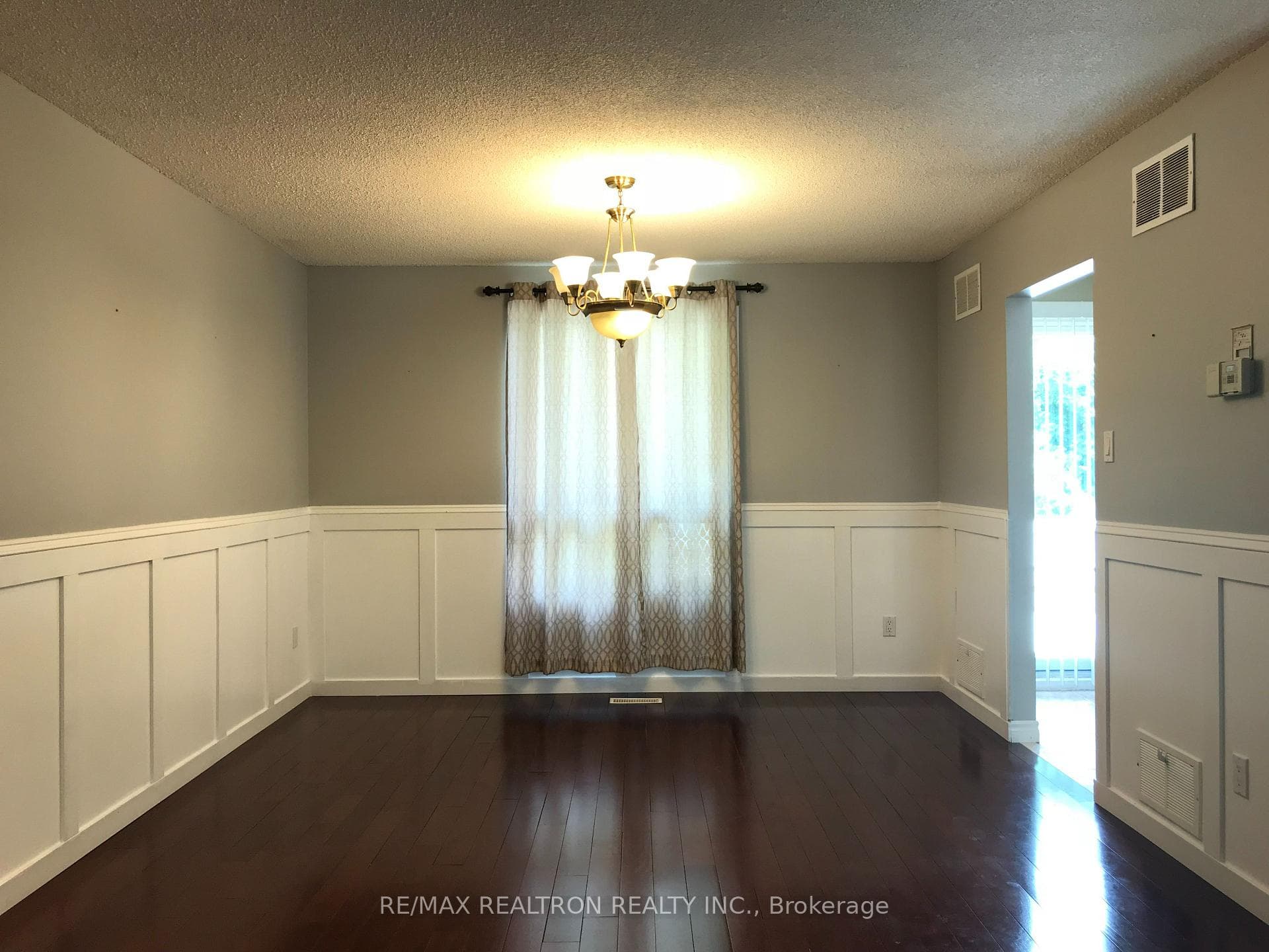 250 Manchester Drive Unit Main photo 5