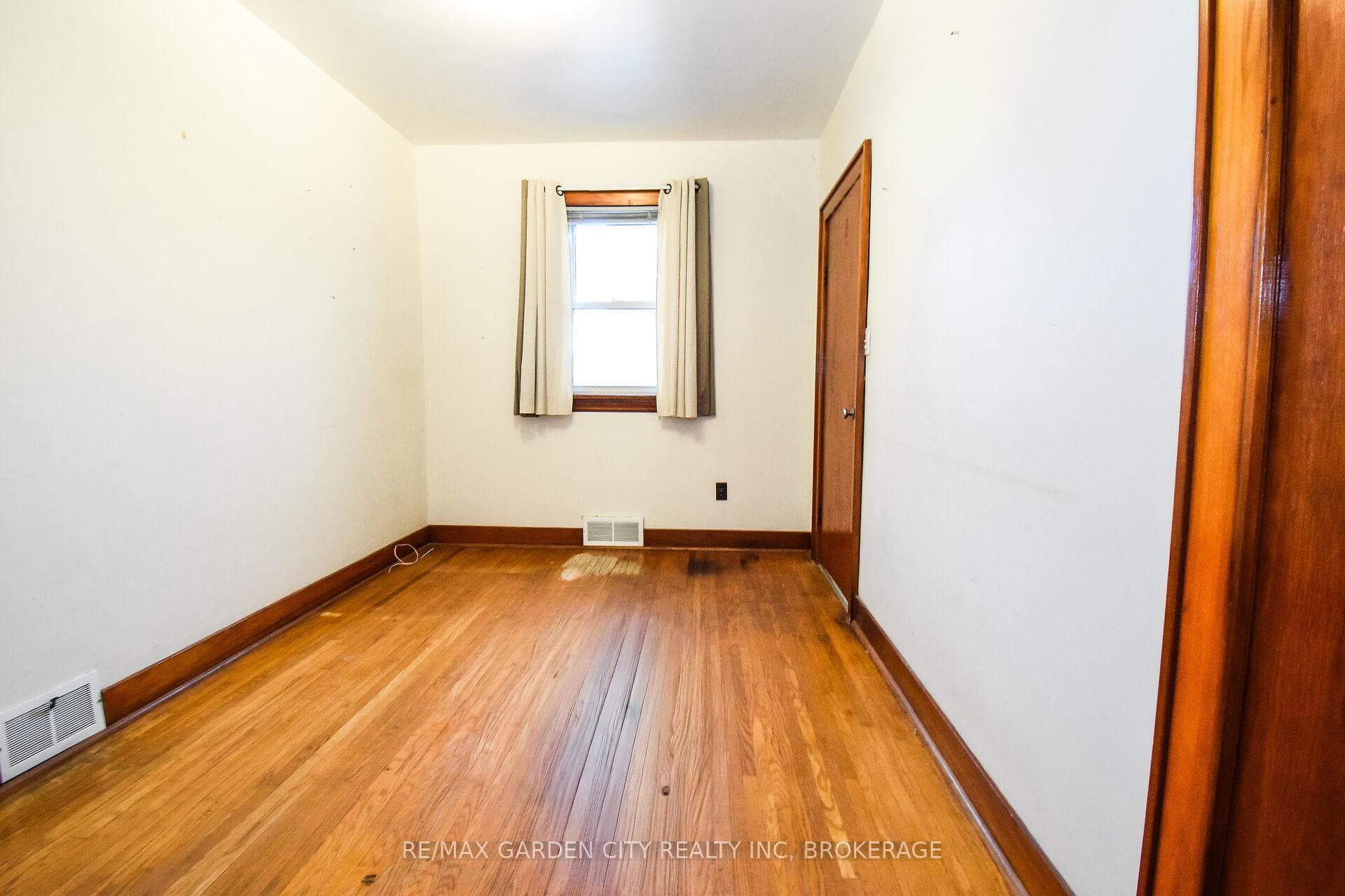115 Marshall Avenue photo 22