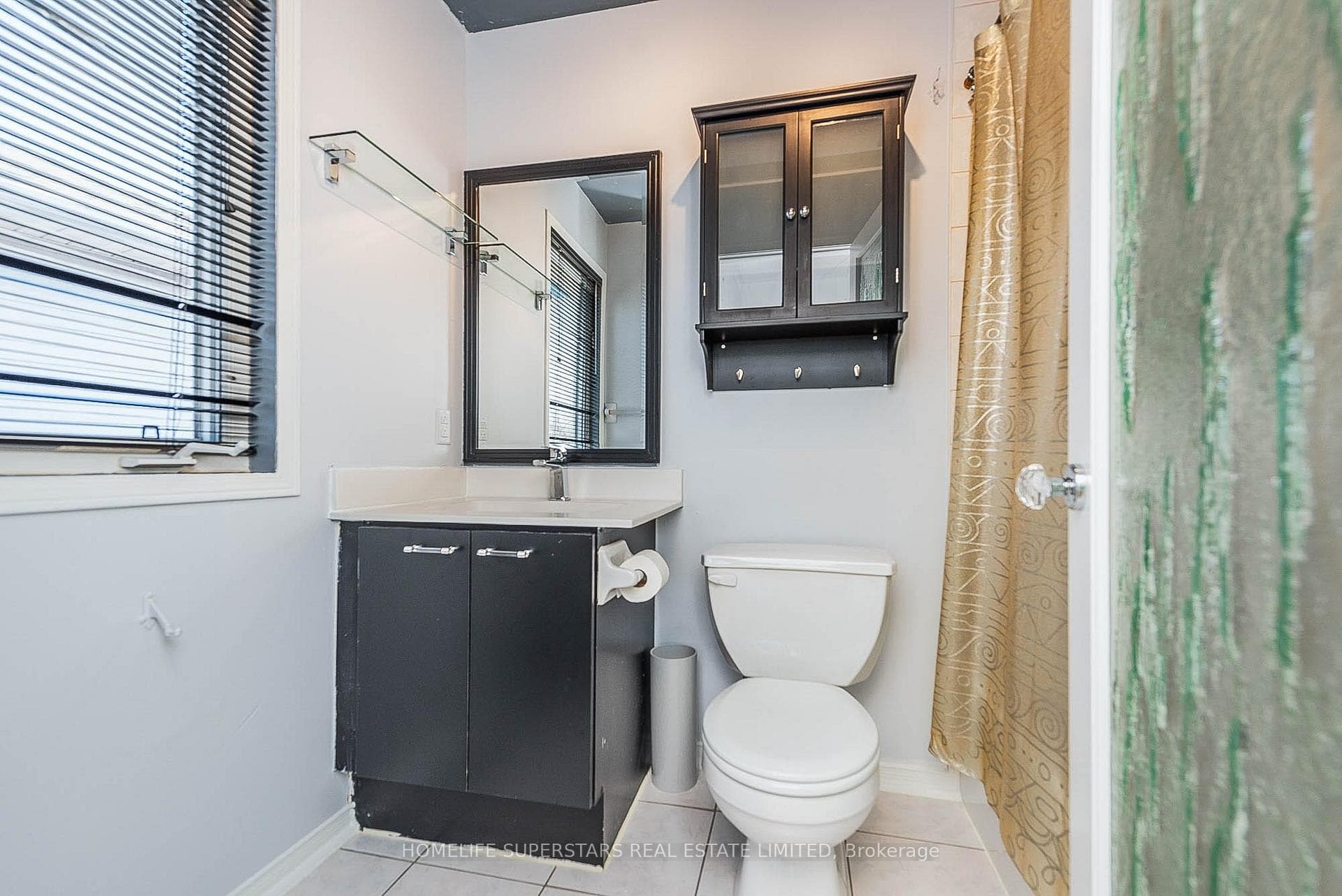 Ensuite 4 Pcs