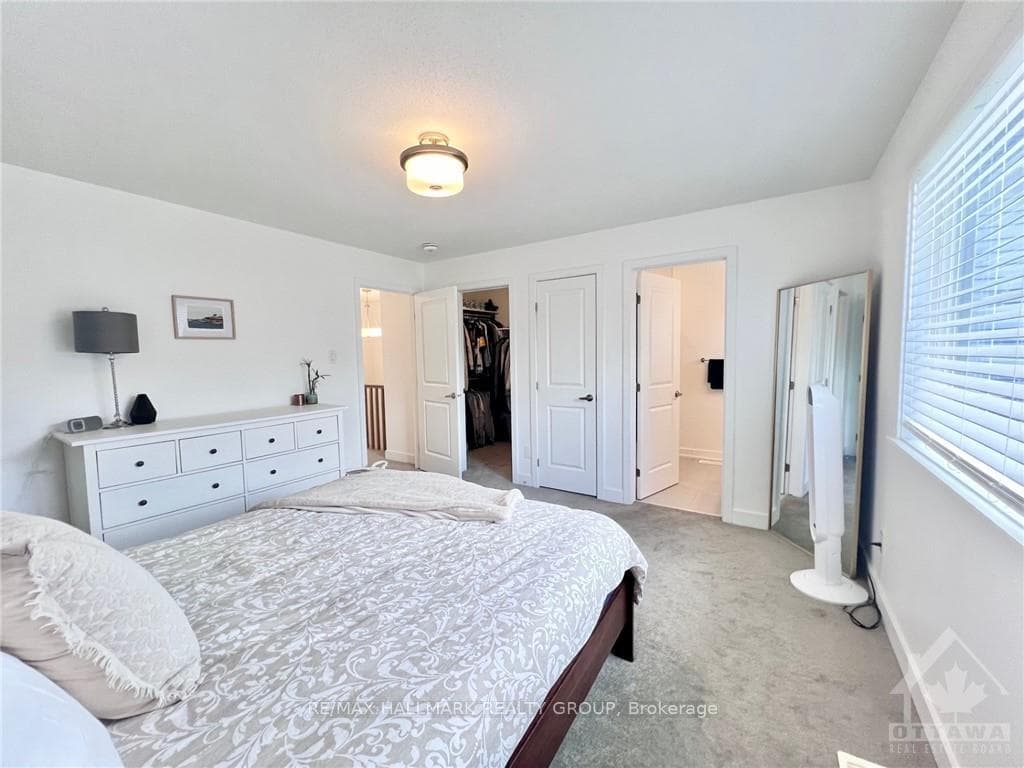 876 SOLARIUM Avenue photo 15