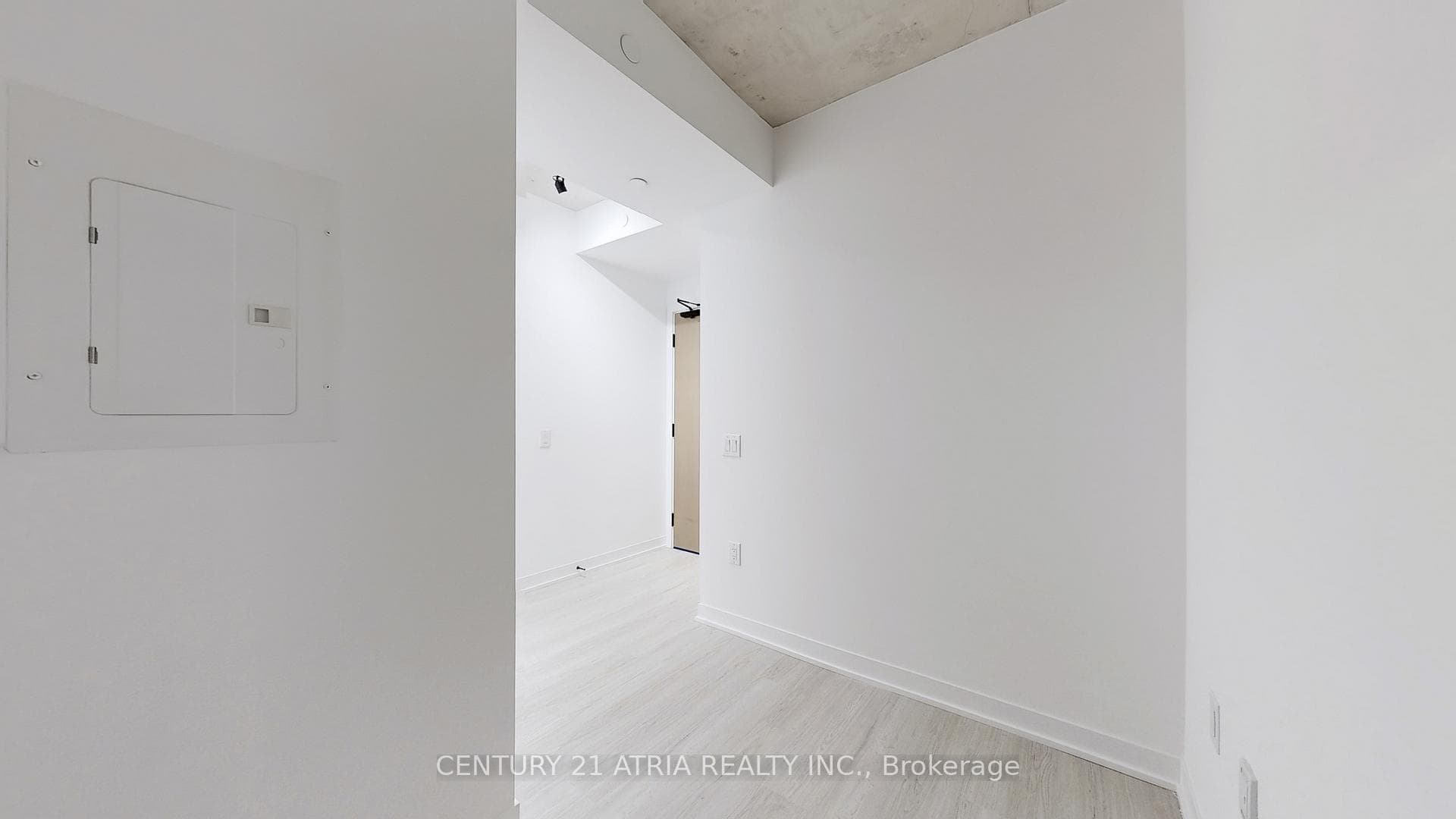 195 McCaul Street Unit 513 photo 17