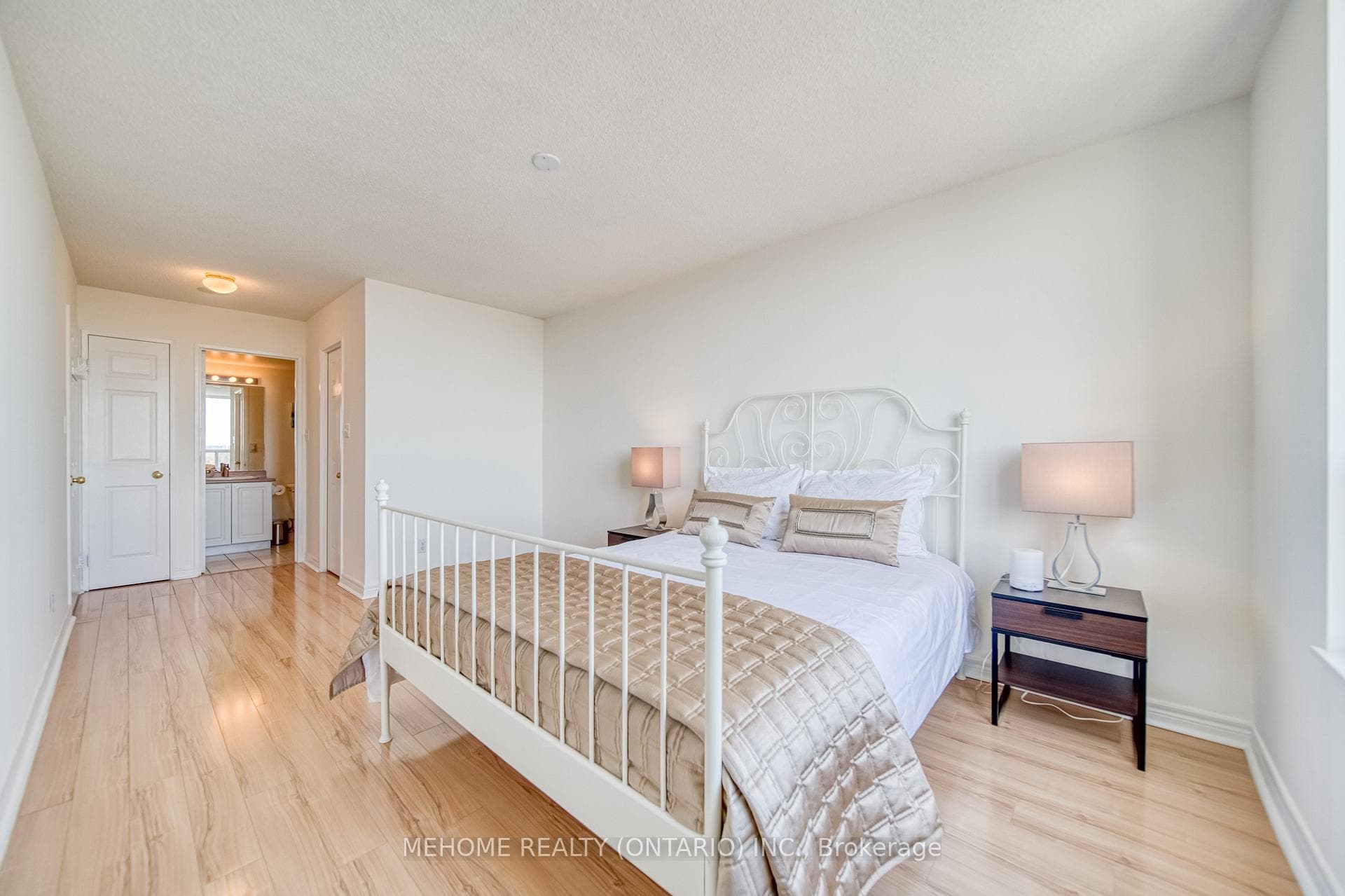 28 Empress Avenue Unit 1611 photo 17