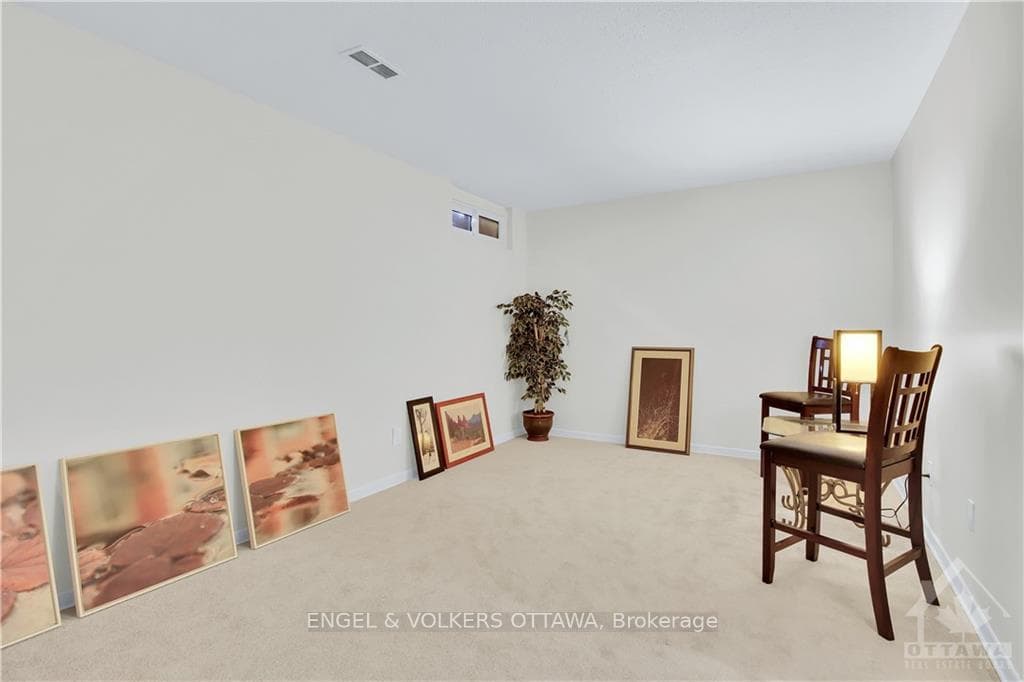 171 MCCLINTOCK Way photo 25