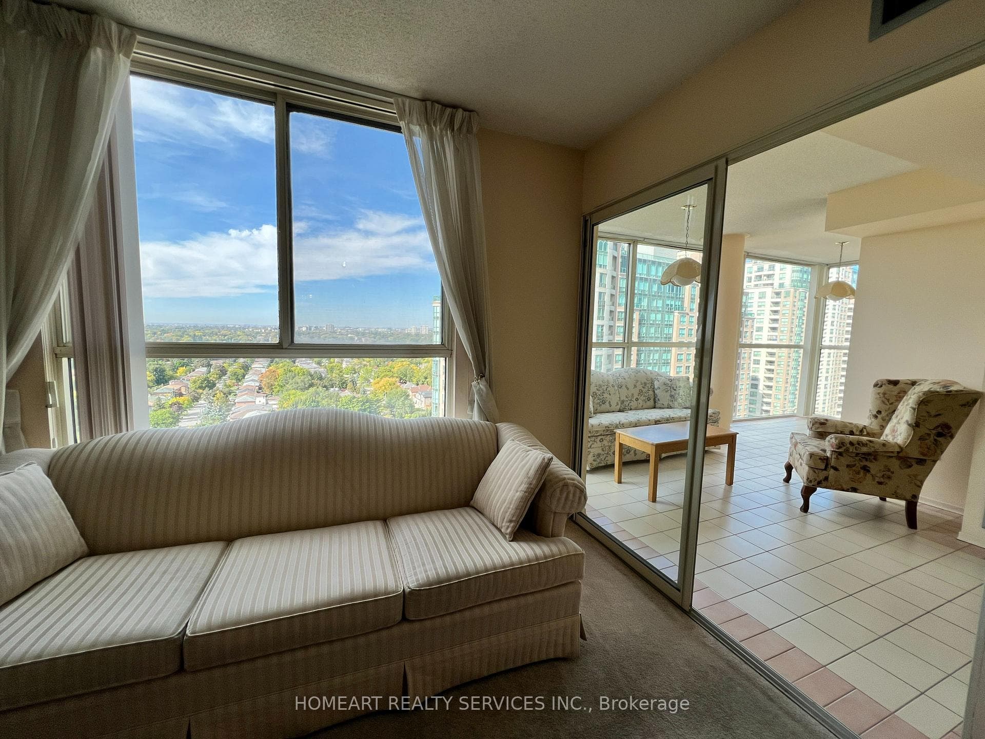 5460 Yonge Street Unit 1704 photo 10